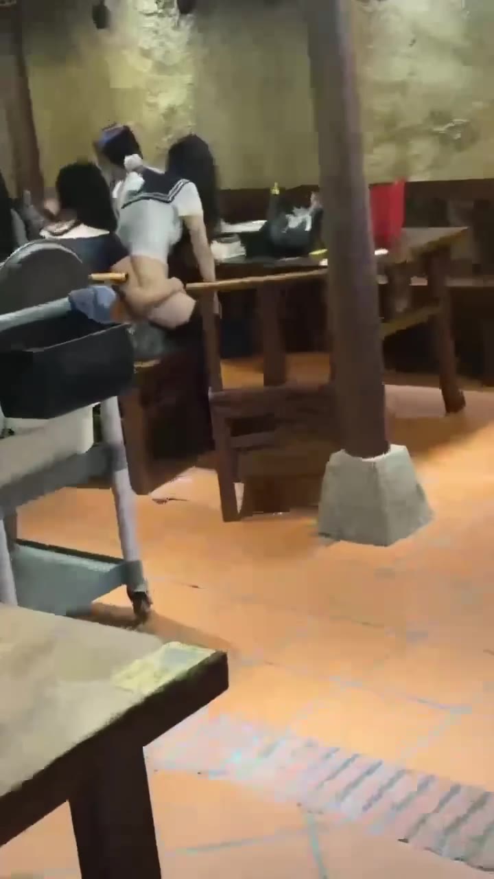 不守妇道的东西 ！怎么不穿屁股 ！（视频 1/2）