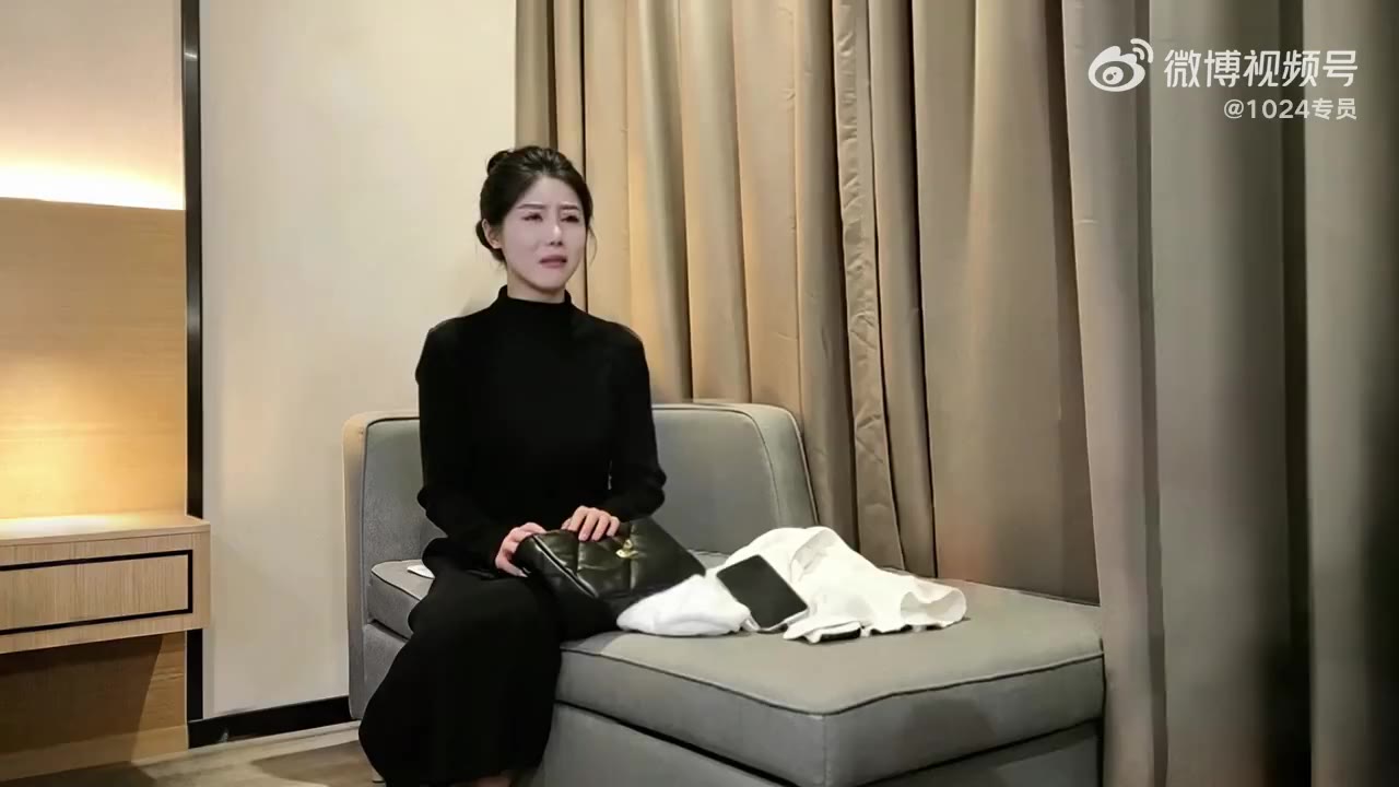 男的不坚挺，女的态度不好！不关乎男女之情，就是一笔买卖而已 #探花 委屈 #美女 #哭了 传送门 （视频 1/1）