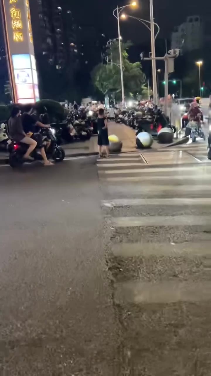 男人说了两遍受够了，想去死，然后女的就开打了！#打男人（视频 1/1）