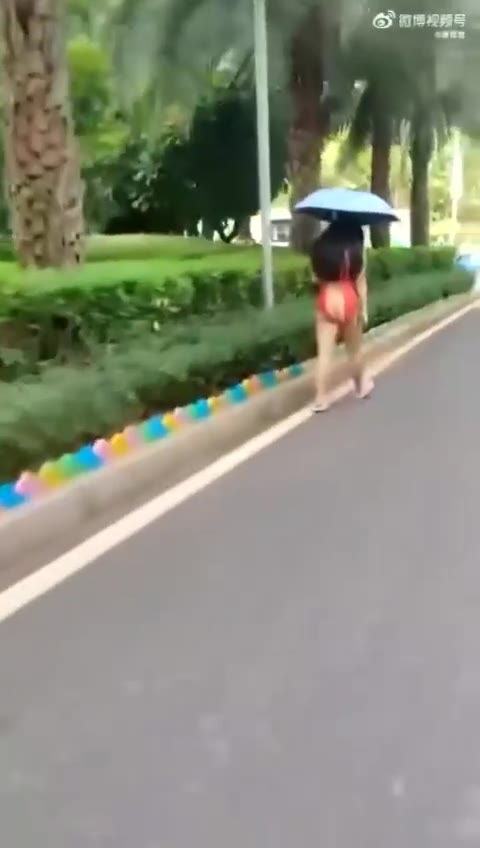 光屁股出来 ？#主人的任务（视频 1/1）