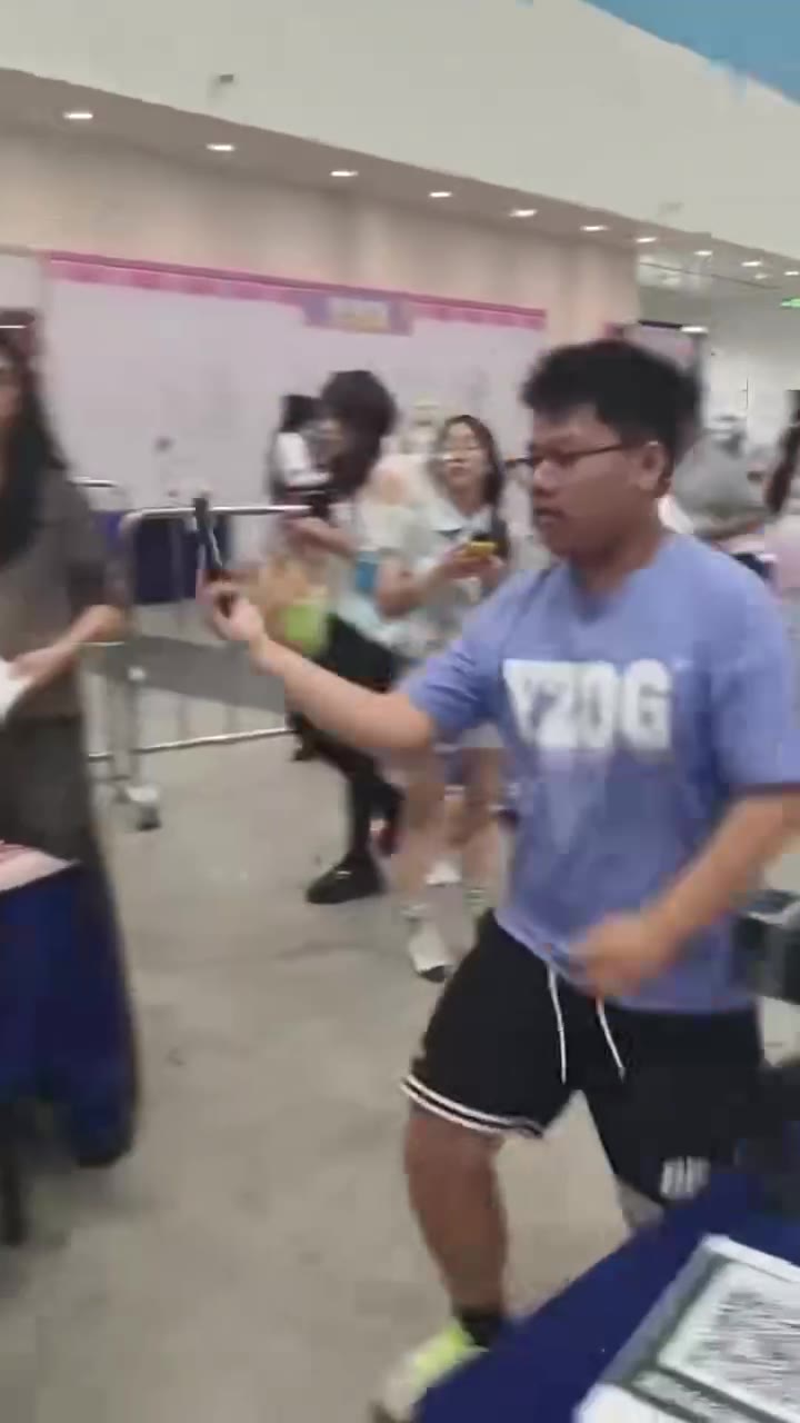 #漫展 这样拍你 😆（视频 1/1）