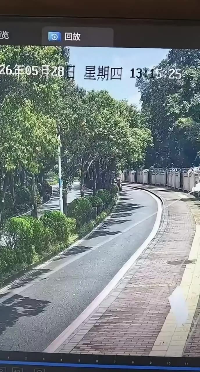 #电瓶车 #车祸 #逆行 害人不浅啊（视频 1/1）