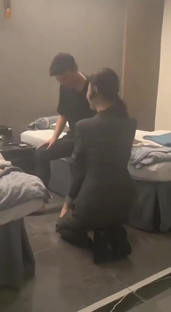 放过他吧 ！换我 ！上场 ！（视频 1/1）