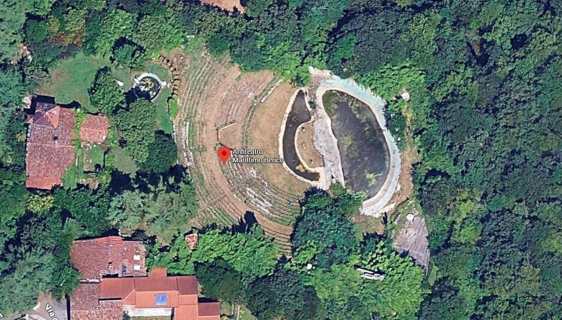 🏛😐 意大利男子伪造古罗马圆形剧场，骗了10年后入狱。 弗朗科·马洛索·冯·罗森弗兰茨把自己建造的圆形剧场伪装成古罗马遗址，十年来以每人40欧元的价格带游客参…