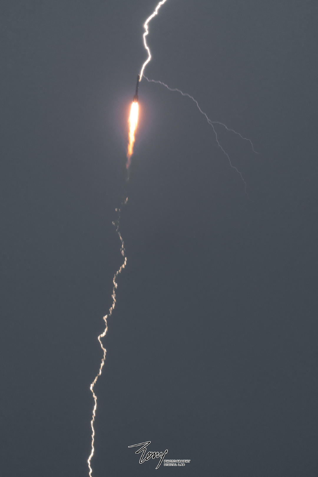 北京时间 2026 年 7 月 23 日 20 时 00 分，我国在西昌卫星发射中心使用长征三号乙运载火箭，成功将天链二号 06 星发射升空，卫星顺利进入预定…