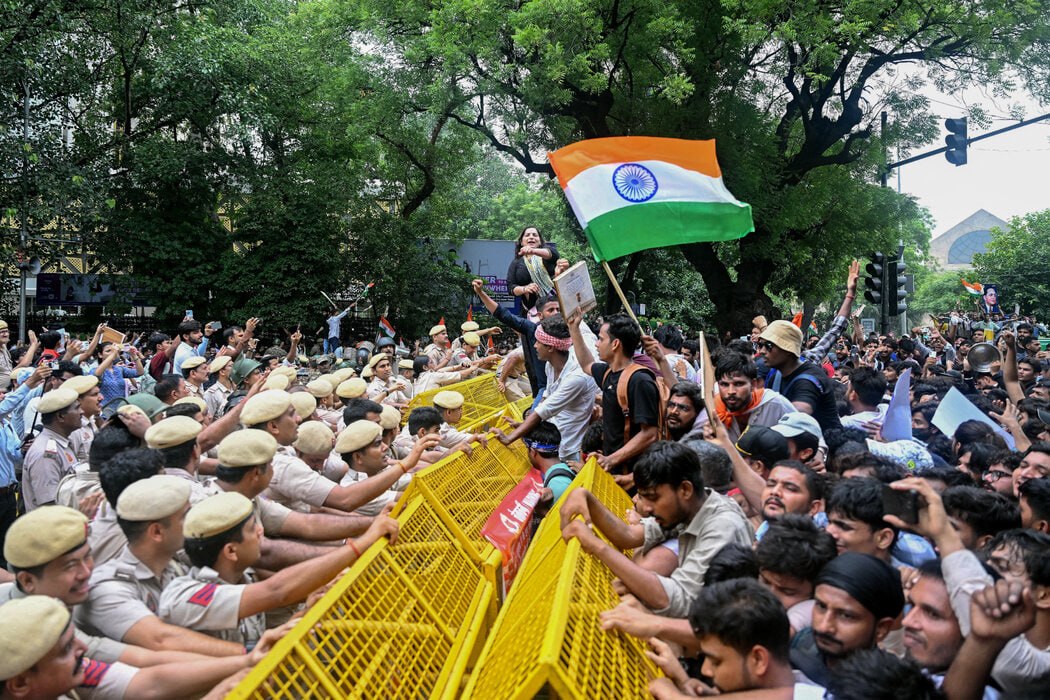 🇮🇳🎓 考试泄题引爆青年怒火，印度数千人抗议莫迪政府 ⠀ 印度各地数千名年轻人近日聚集在新德里，抗议医学院入学考试因疑似泄题被取消，并要求政府为长期存在的考试…