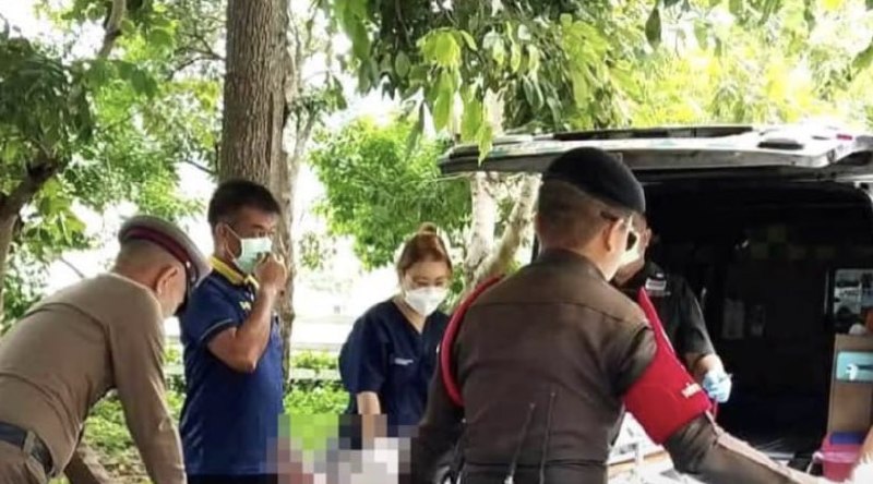 #泰国新闻 疑点重重！那空那育府水坝浮现无名男尸，无外伤死因成谜 2026年8月2日消息，泰国那空那育府坤丹帕拉干水坝曝出离奇溺亡事件，水域内发现一具43岁男…