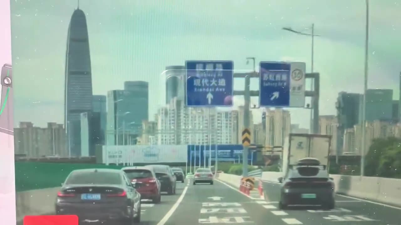 小飞棍来了 ！👍 “ 暗箭难防 ” #车祸 #贯穿 小汽车（视频 1/1）