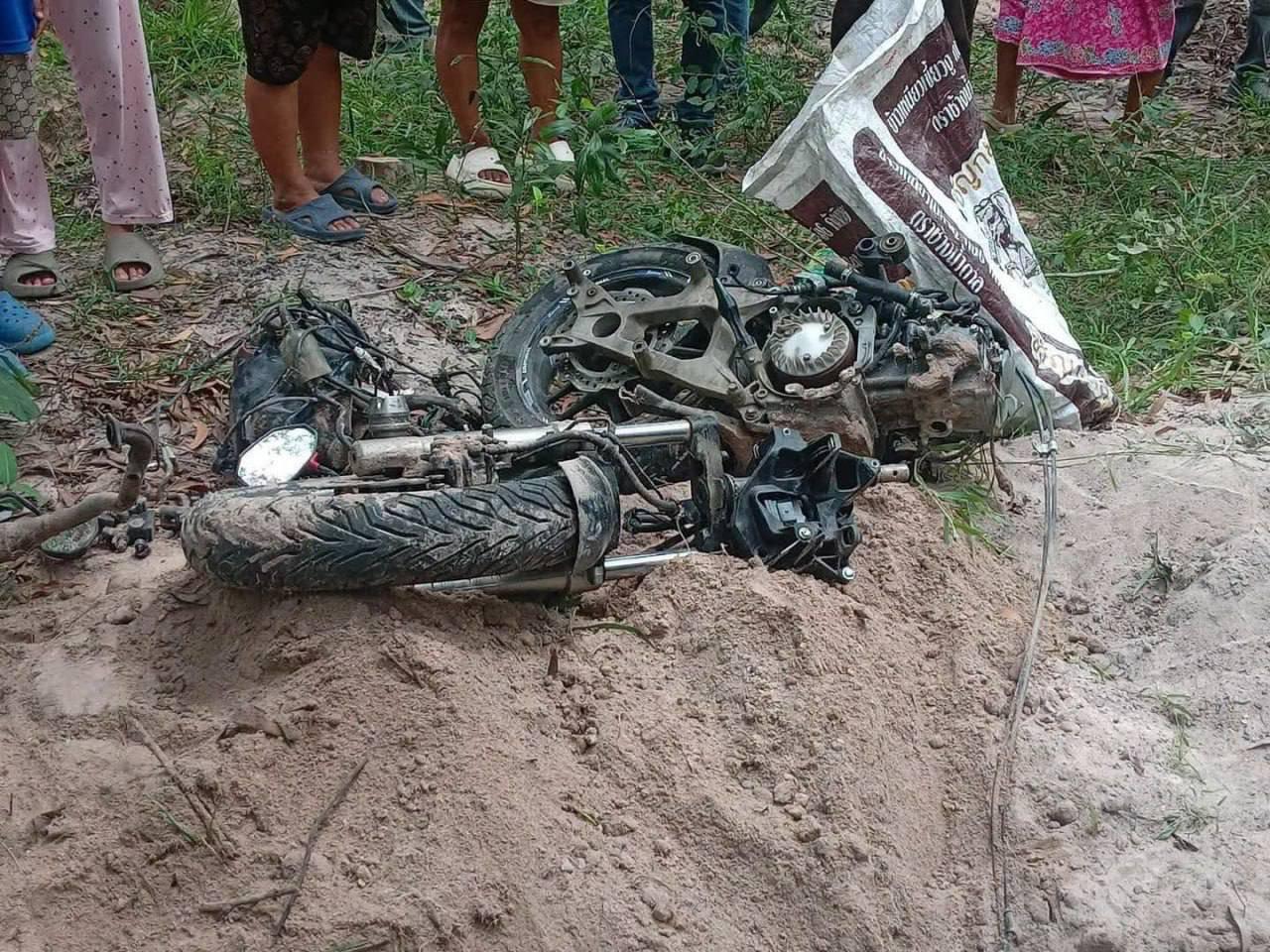 泰国发现俄罗斯兄妹及一家三口遗体 警方在泰国春武里府(Chon Buri)邦拉蒙县(Bang Lamung district)的萨克梅奥森林(Sak Maew…