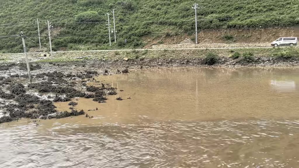 甘肃发生山洪已致 10 人死亡 7 月 26 日下午，渭源县一景区受强降雨影响，引发山洪，致部分露营游客被困，截至 18 时，已有 10 人遇难 23 人受伤…