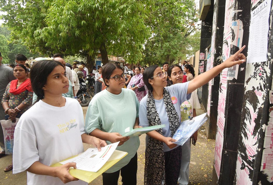 🇮🇳🎓 考试泄题引爆青年怒火，印度数千人抗议莫迪政府 ⠀ 印度各地数千名年轻人近日聚集在新德里，抗议医学院入学考试因疑似泄题被取消，并要求政府为长期存在的考试…