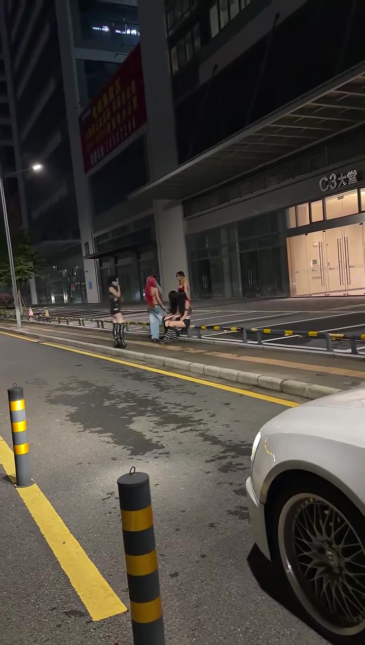 佛山开始有这种妖魔鬼怪了🤮🤮（视频 1/2）