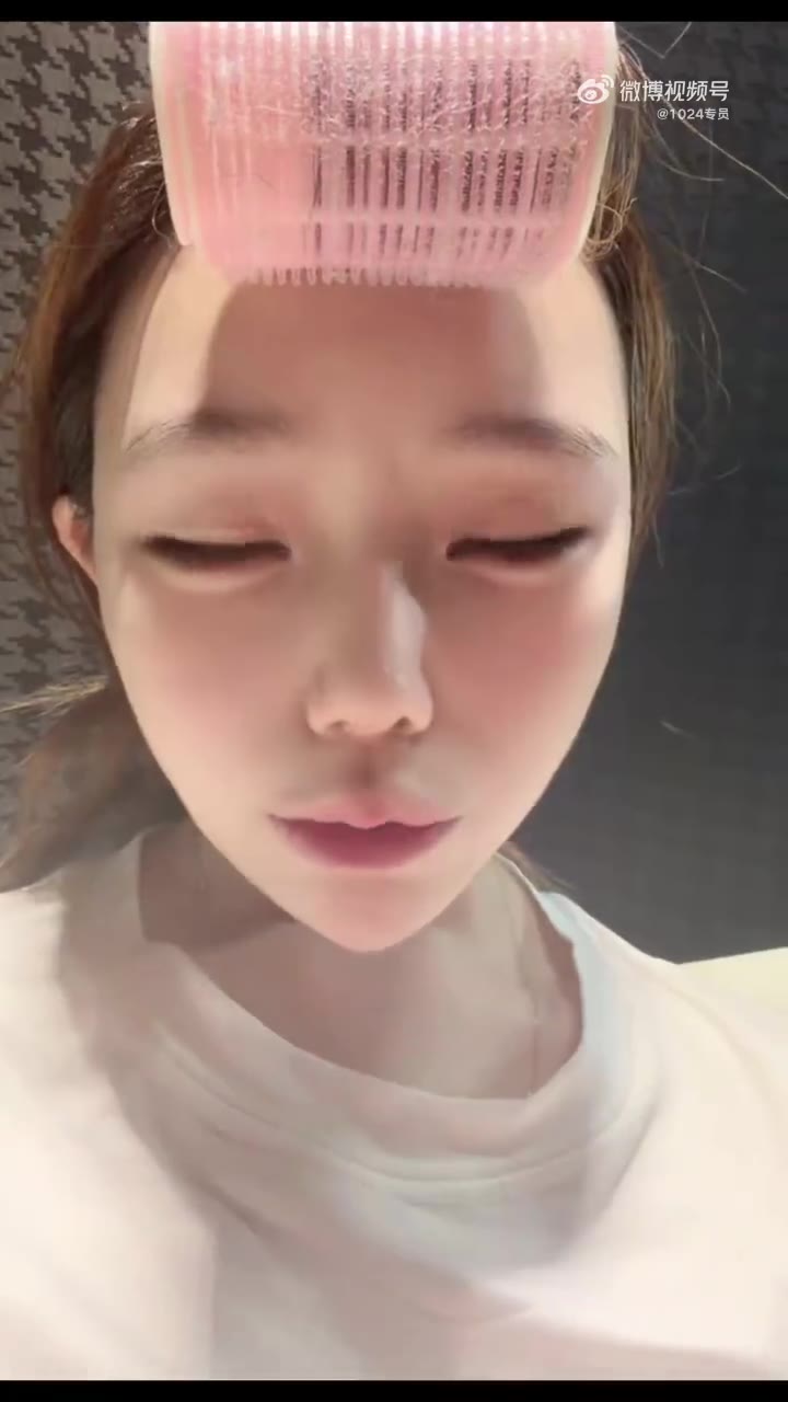 网红吐槽：我来长沙玩打车，直接被司机打了！ 网友评论：“我想让人帮忙拿行李但我不说，我让他猜，猜不到我就取消订单浪费他时间”……拧巴的乘客需要一个有耐心的司机…