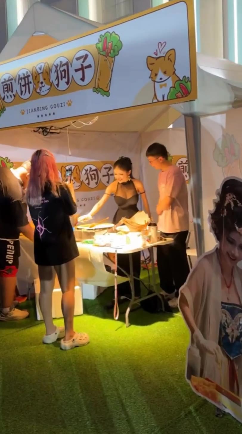狗头萝莉 好清纯啊 ！（视频 1/1）