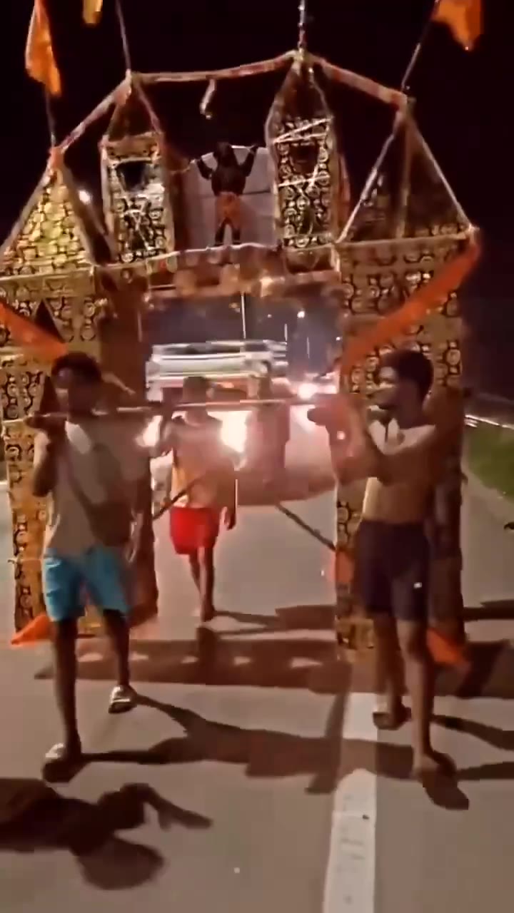 👅 目标太大了 撞你 #车祸(视频 1/1)