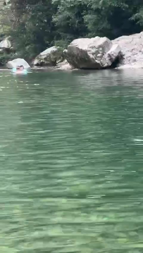 #水炮 夏天玩水 小忙一会(视频 1/1)
