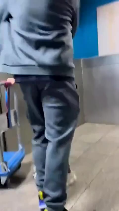 个子几不大，好像有点料啊！ #打架 #单挑（视频 1/2）