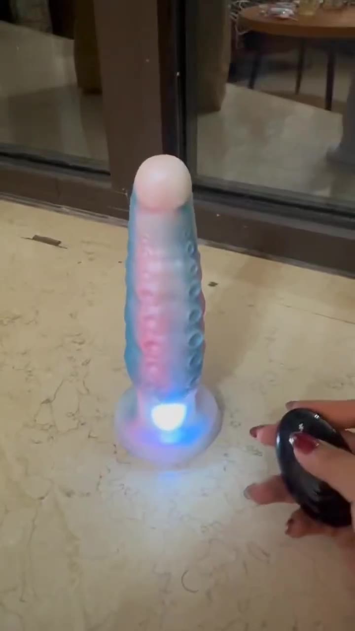 不敢想象这种强制高潮有多爽 #胶衣（视频 1/2）