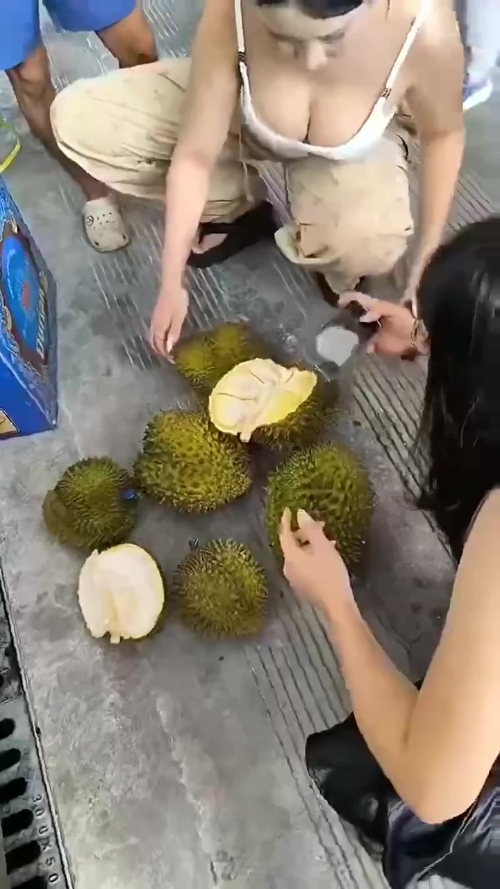好大的榴莲 ！（视频 1/1）