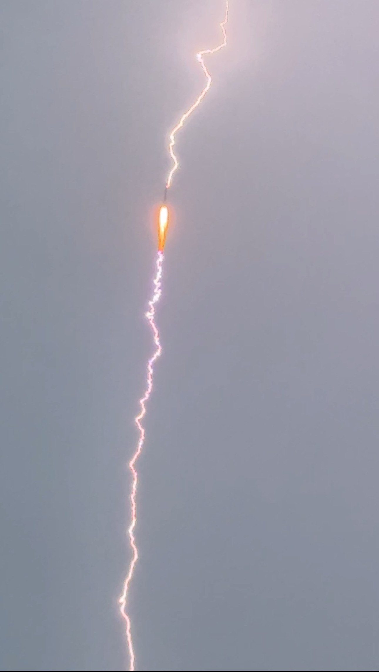 北京时间 2026 年 7 月 23 日 20 时 00 分，我国在西昌卫星发射中心使用长征三号乙运载火箭，成功将天链二号 06 星发射升空，卫星顺利进入预定…