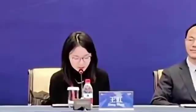 北大数学学院删掉了邓煜接受采访时说建议学生出国留学的段落，怕学生出国，韮菜少了。也删除了部分王虹谈到北大时不太愉快的部分（视频 1/3）