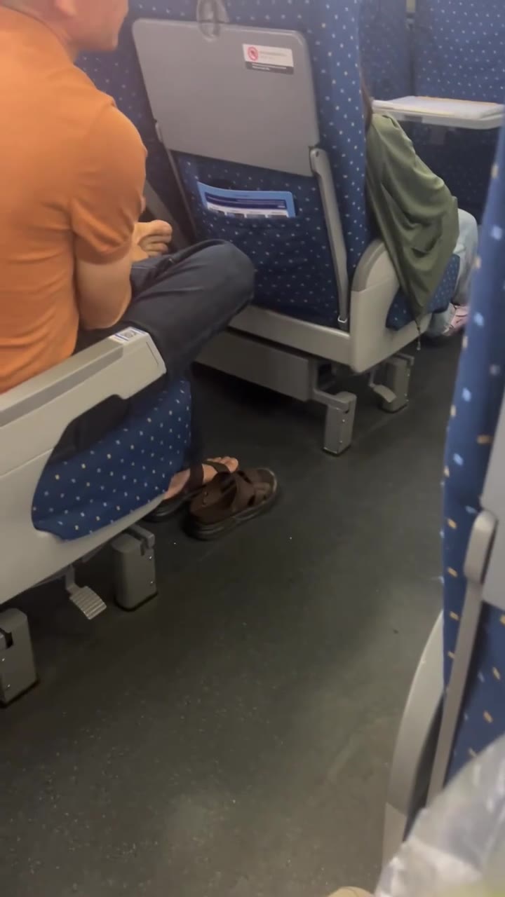 搓脚 敷脸 ？有何功效（视频 1/1）