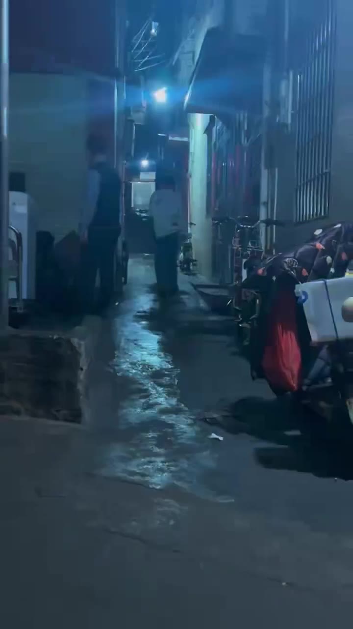 👍 深夜拜访爱情小巷 #扫街 #记者暗访 #鸡 🐔（视频 1/1）