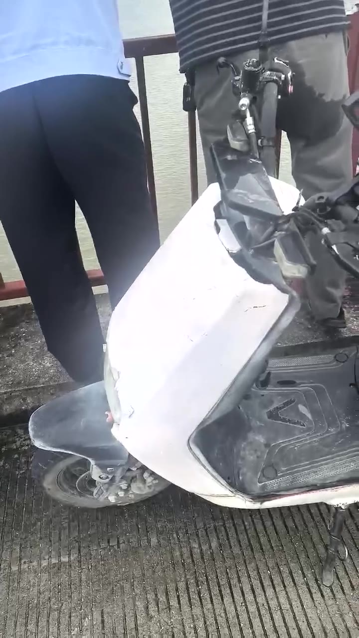 跳河了 再见（视频 1/2）