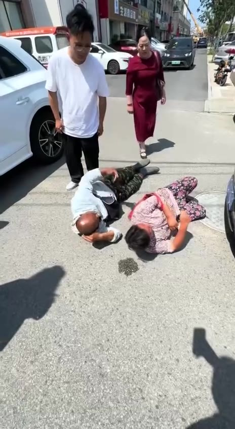 专挑婚礼要钱的，这种人咋整？ #拦婚车（视频 1/2）