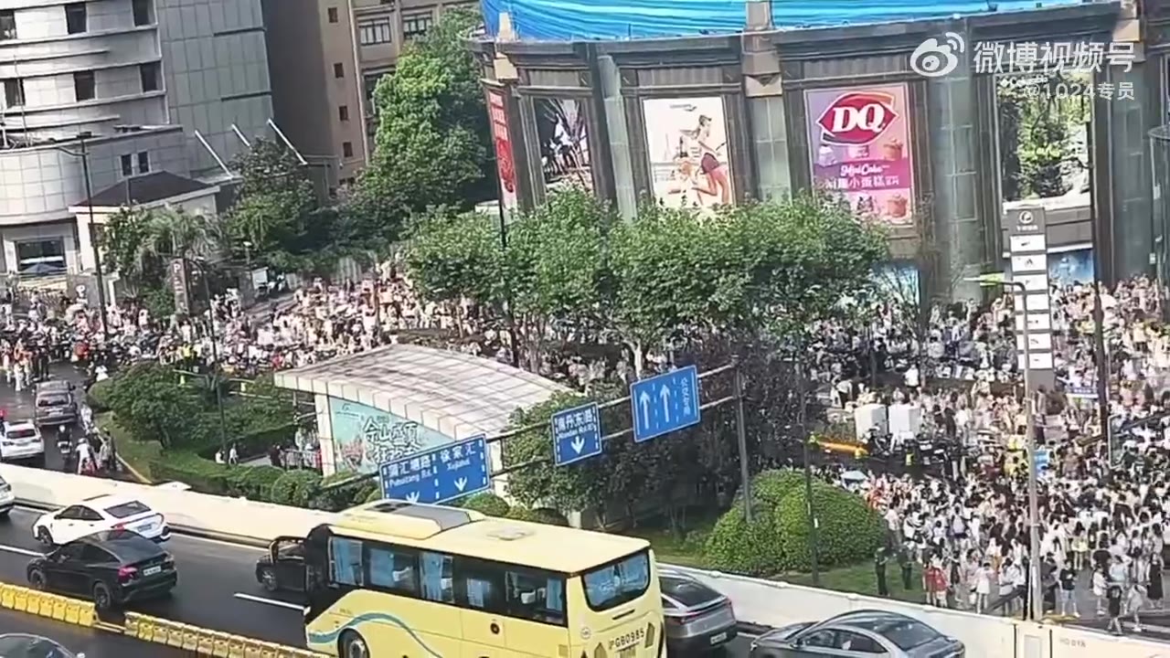 时代少年团上海演唱会现场！（视频 1/1）