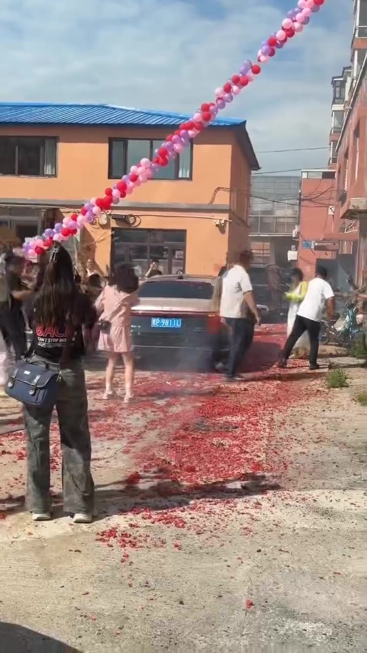 #婚闹 现场 就是欠打（视频 1/1）