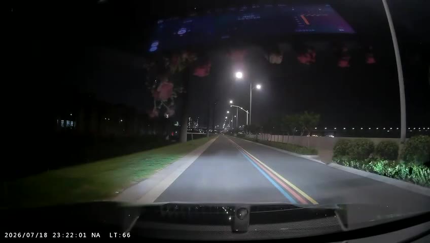 看我尾灯吧 #车祸 🤣（视频 1/1）