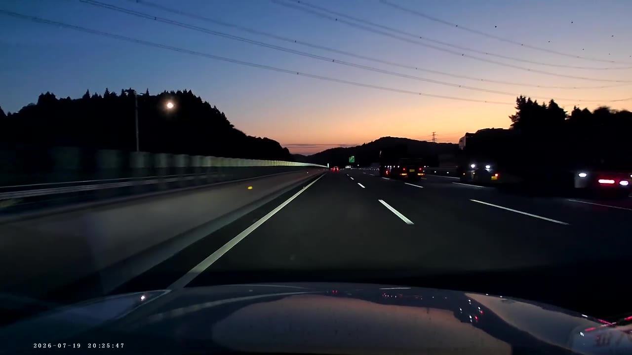 高速事故，飞来横祸，闹心倒霉。（视频 1/1）