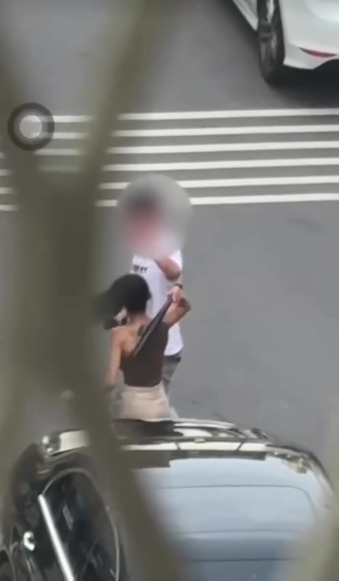 #台妹 打你咯（视频 1/1）