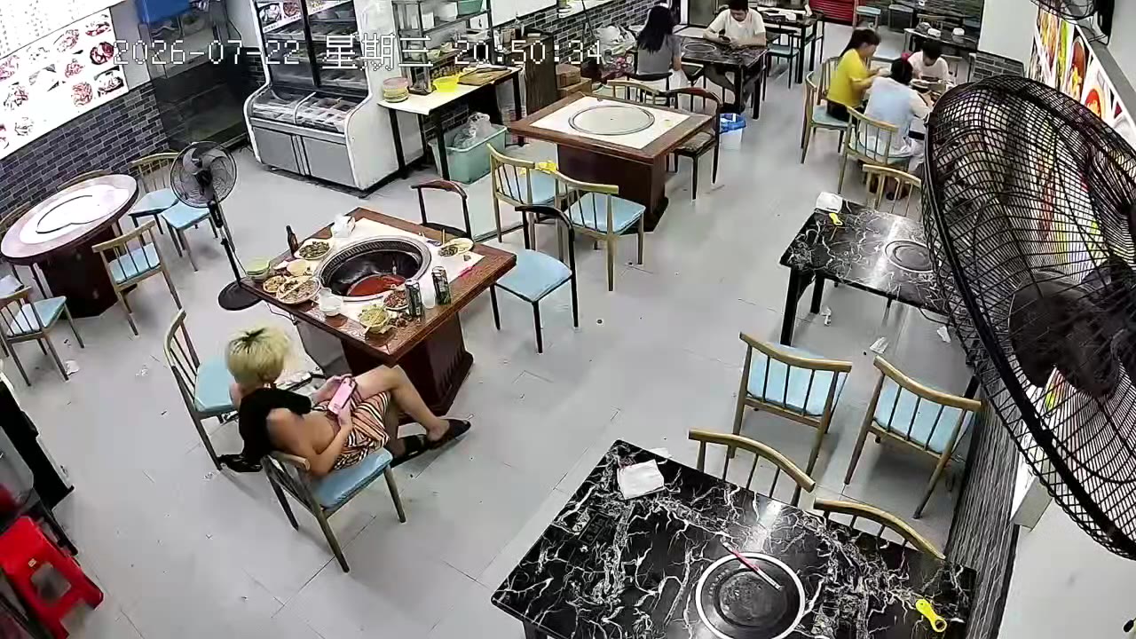 三期的老板们，小心这几个小黄毛，吃完饭特意把老板支走起来就跑... #霸王餐 #逃单 #白嫖 （视频 1/5）