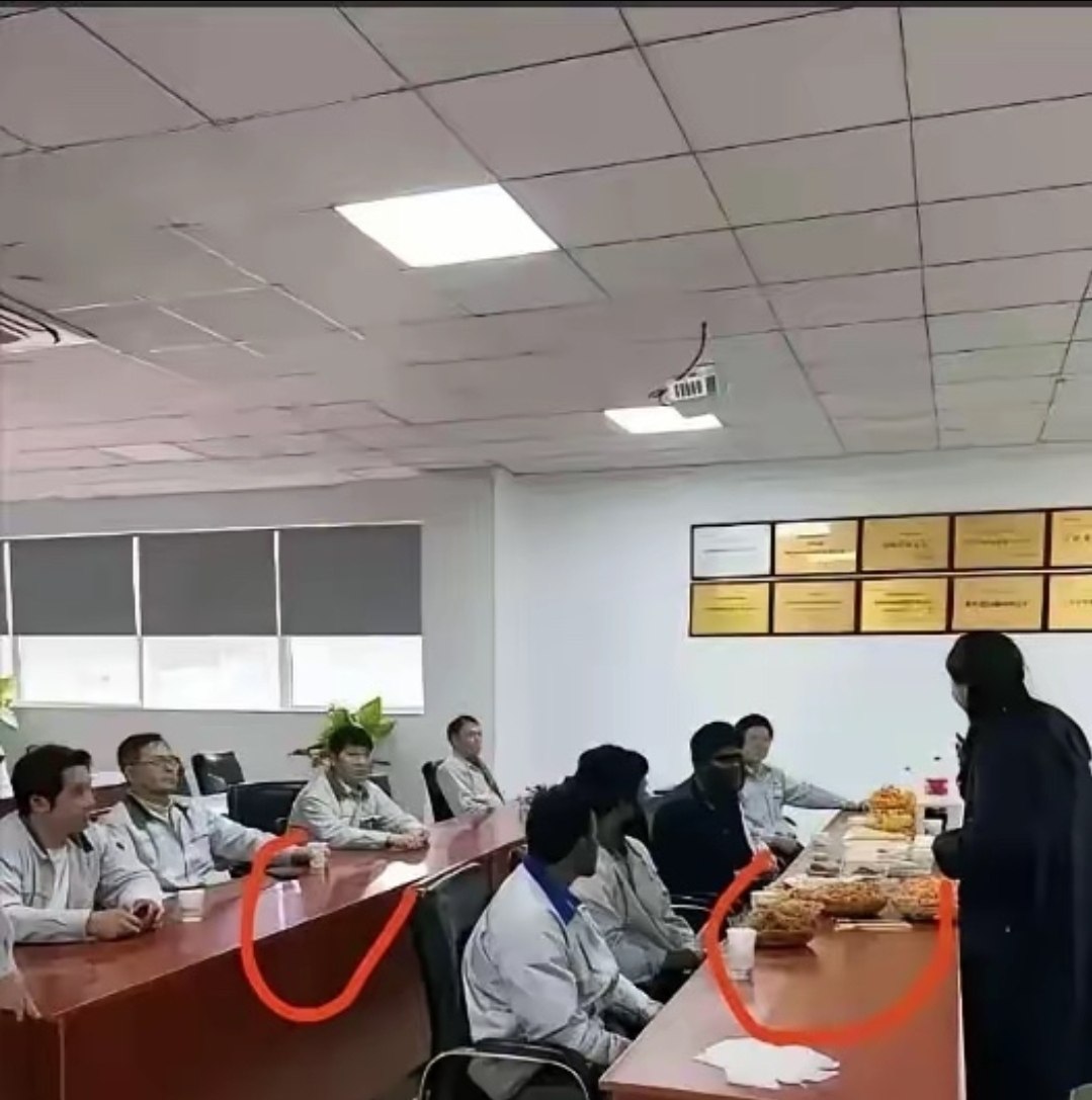 凭什么阿三有零食，龙的传人没有（图片 1/1）