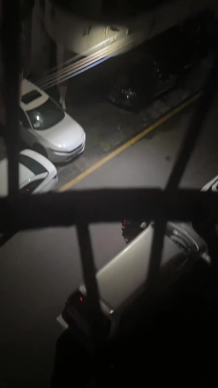兄弟迷路了，热心市民主动带路！道德在哪里，底线在哪里，位置在哪里（视频 1/1）
